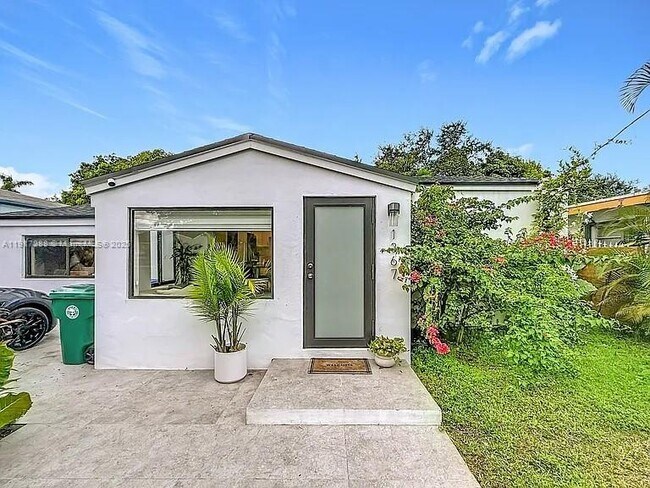 Foto del edificio - 1367 NW 41st St