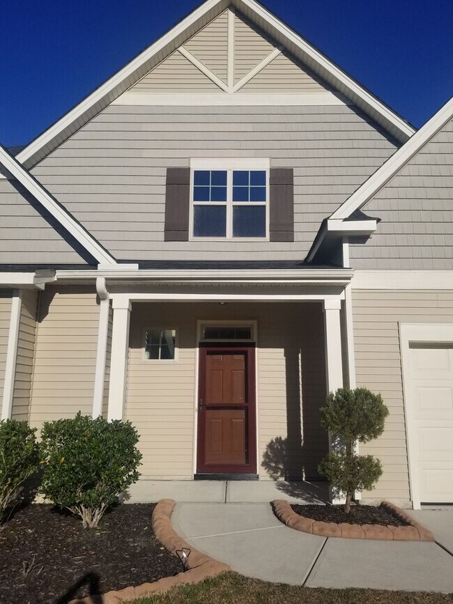 Foto del edificio - Large 4 Bedroom Home in Towne Pointe! Showings Coming Soon!!!