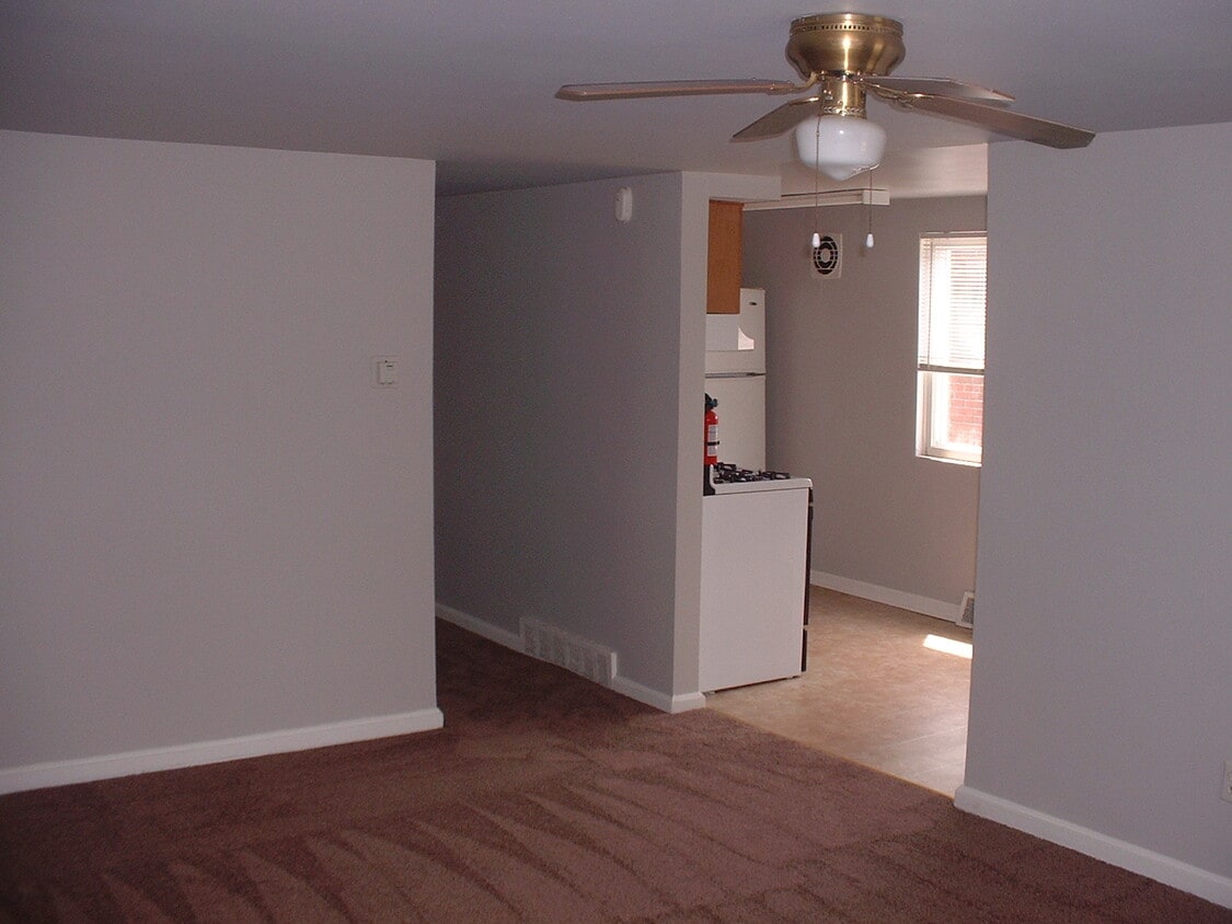 Primary Photo - 128 W Maryland Ave