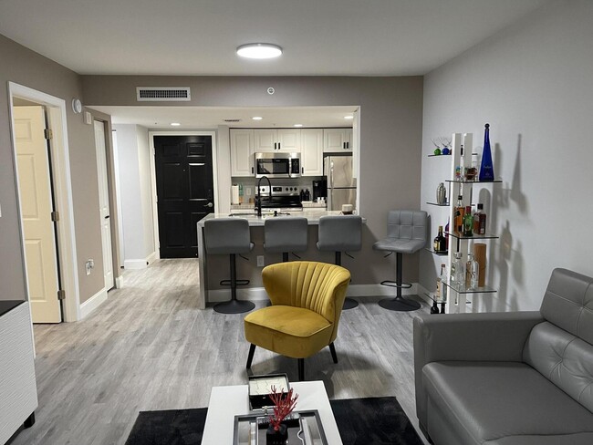 Building Photo - 1801 N Flagler Dr