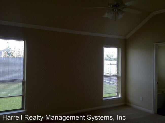 Building Photo - 3 br, 2 bath House - 621 Park Wood