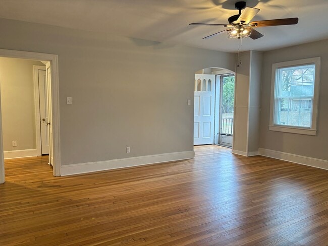 Building Photo - MOVE IN SPECIAL: 3 Bedroom, 2 Bathroom House in Eden!