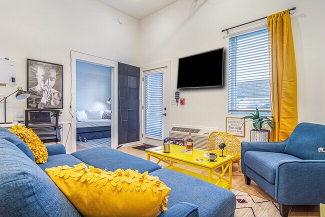 Entrance to the bedroom - 625 E Main St