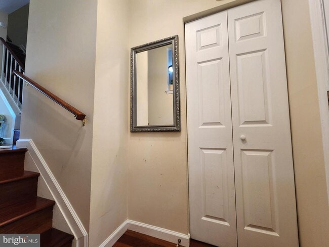 Building Photo - 10 Lazy Hollow Way