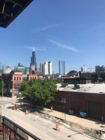 Skyline from front balcony - 1044 W Fulton Market