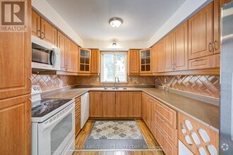 Building Photo - 4230-4230 Sunflower Dr