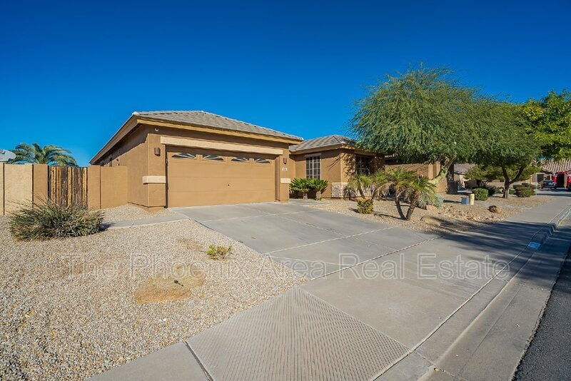 Photo - 110 W Cardinal Way