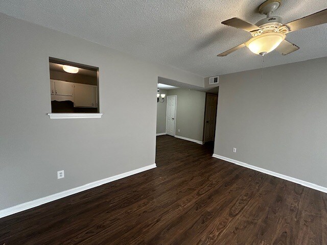 Foto del edificio - 5525 Hornaday Rd