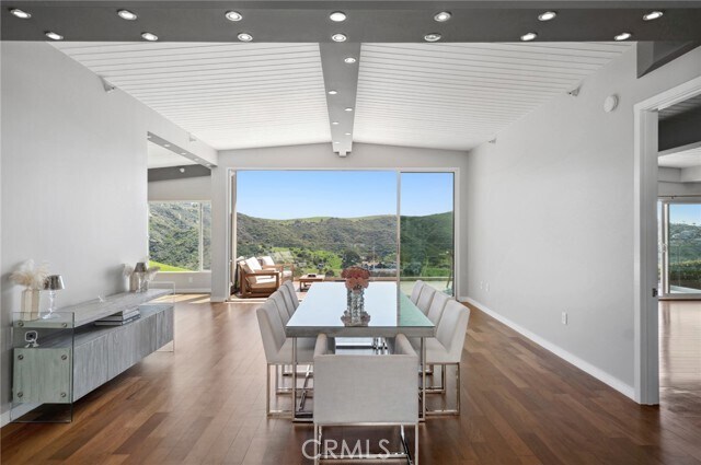 Foto del edificio - 2085 Temple Hills Dr