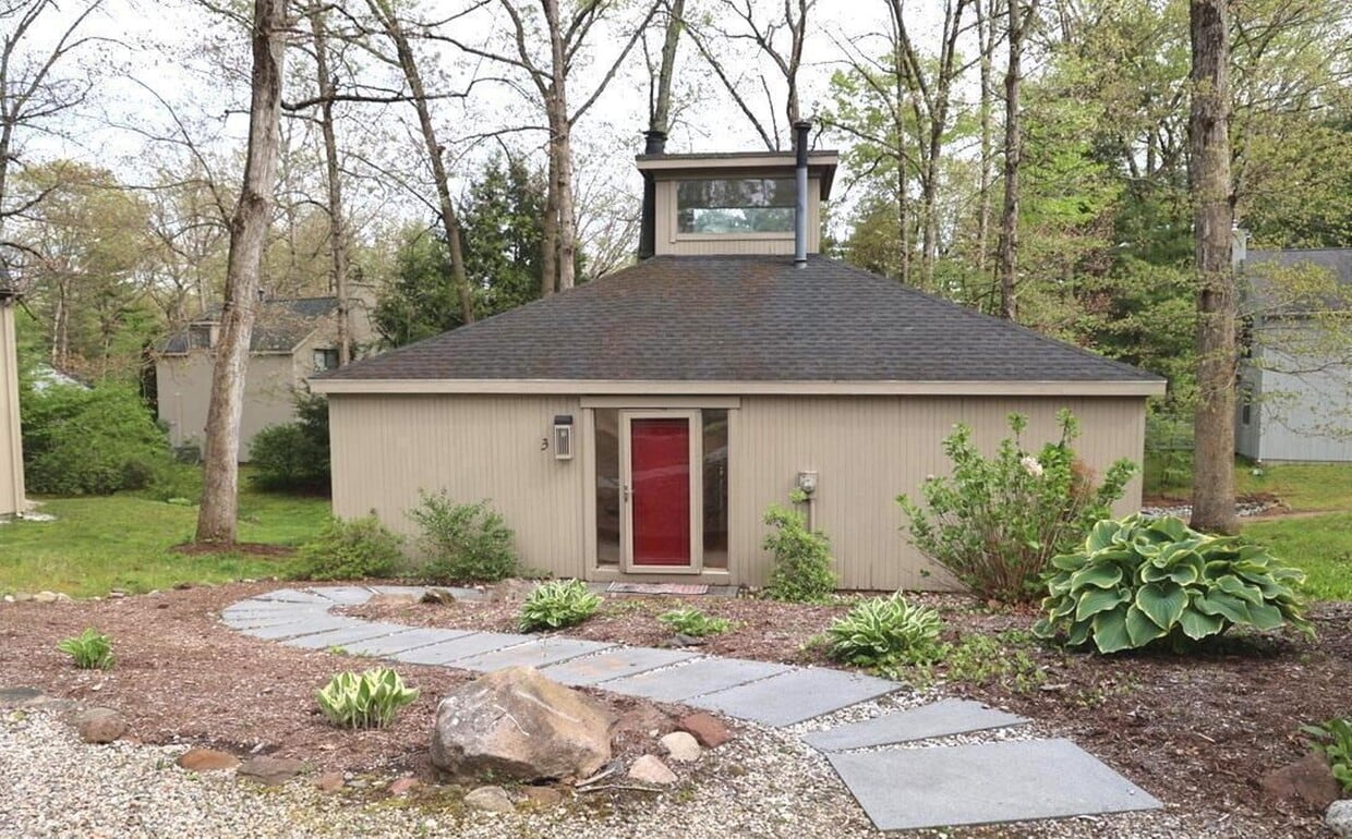 Photo - 3 Edgewood Cir (Avon, CT)