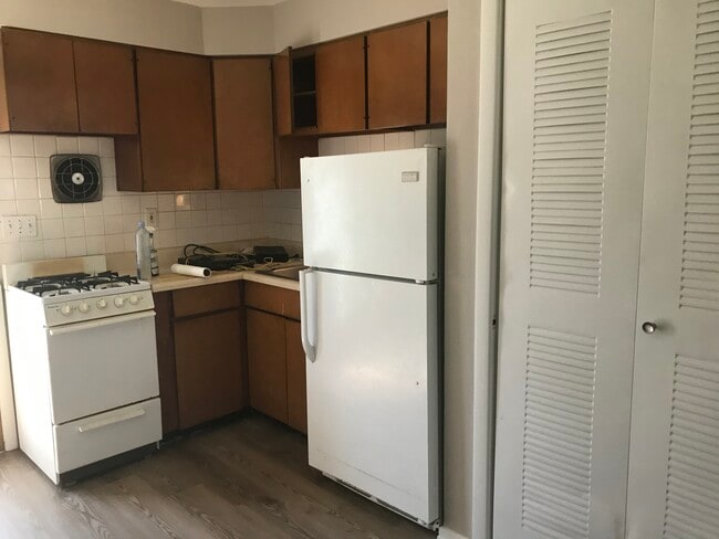 Kitchen - 540 Wooddell Ct