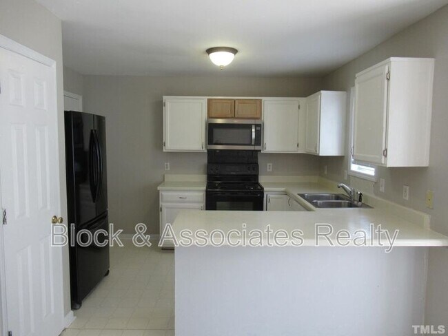 Foto del edificio - 324 Springside Dr