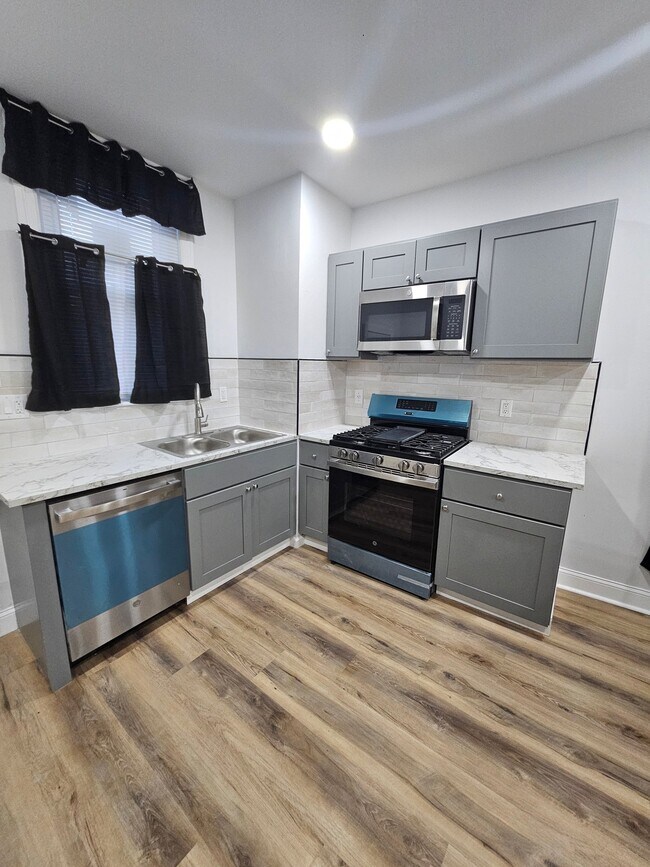 Foto del edificio - 3270 N Marston St