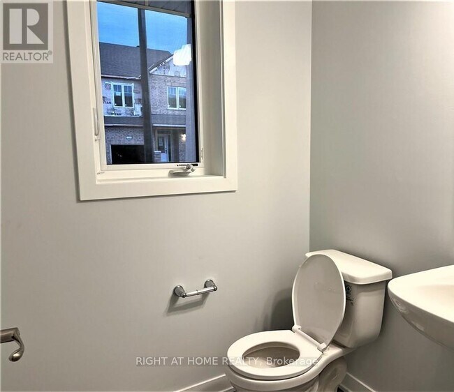 Building Photo - 321 Crossway Ter