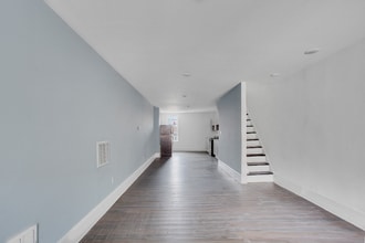 Building Photo - 2212 W Fayette St