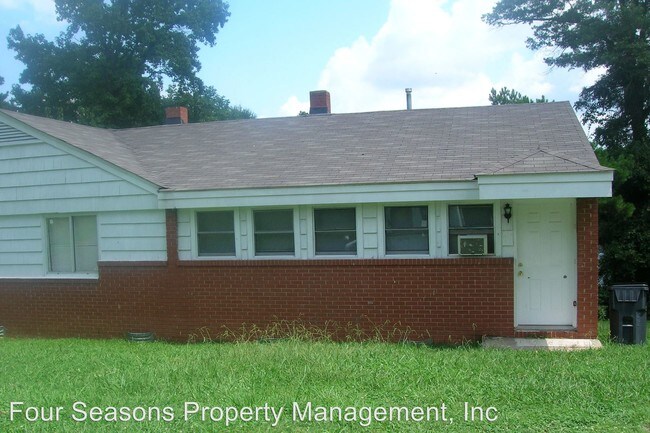 2723 Columbus Cir Charlotte Nc 28208 House For Rent In Primary Photo 2723 Columbus Cir