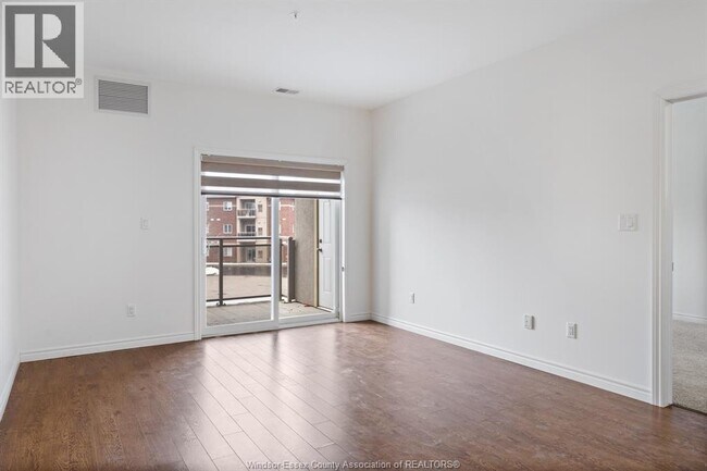 Photo du bâtiment - 1888 Westview 207