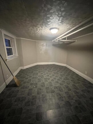 Building Photo - 4515 Magoun Ave