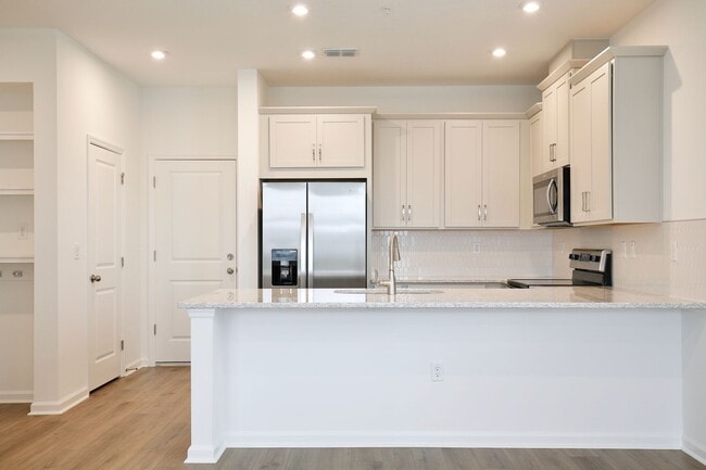Building Photo - Brand New 4/2.5 Gorgeous Townhome with a 2...