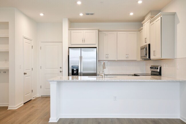 Foto del edificio - Brand New 4/2.5 Gorgeous Townhome with a 2...