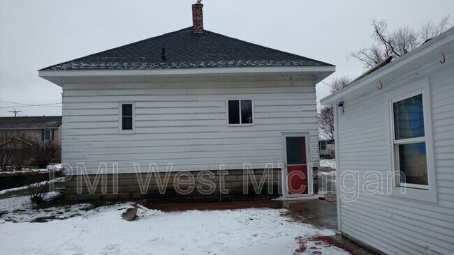 Building Photo - 3726 Crystal St SW