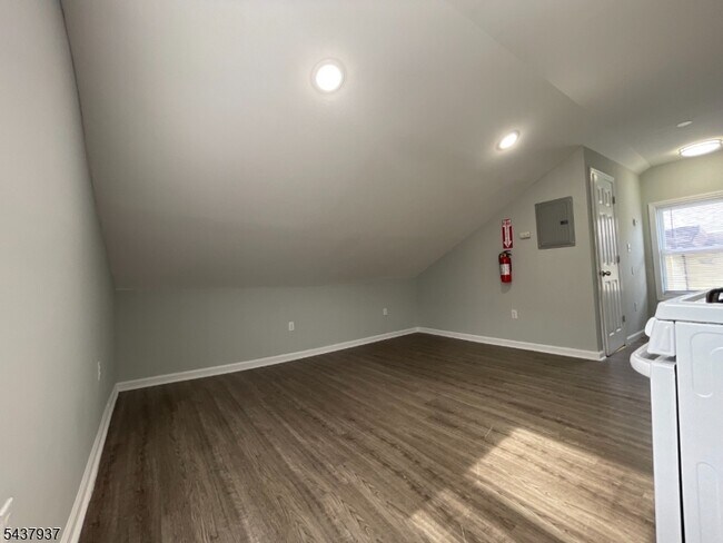 Building Photo - 37 12th Ave