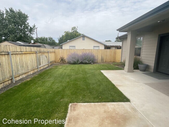 Building Photo - 3 br, 2 bath House - 2458 N Maple Grove Rd
