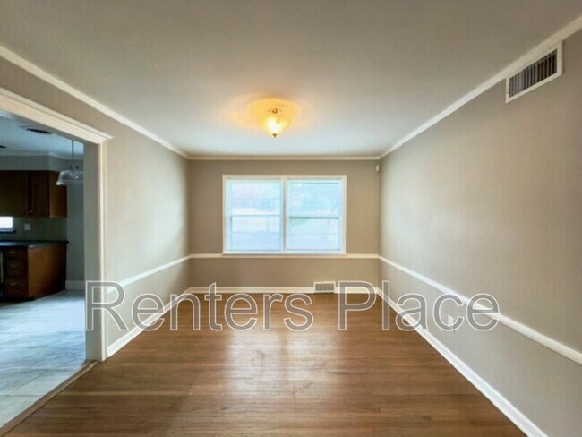 Foto del edificio - 3315 S Lewis Ave