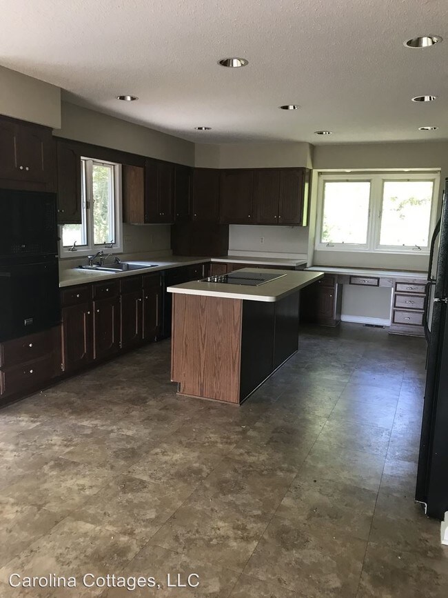Building Photo - 4 br, 3 bath House - 2320 Golf Club Court