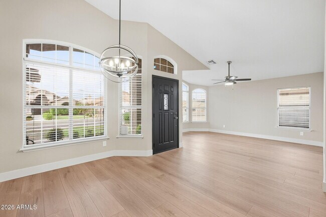Foto del edificio - 9941 W Tonopah Dr