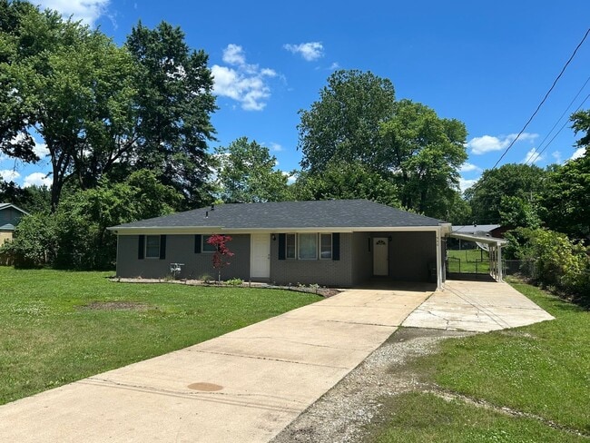 Building Photo - Available Now! 3-Bedroom, 2-Bathroom Fayet...