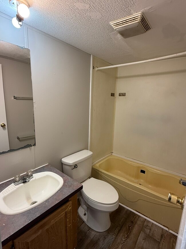 Foto del edificio - 48 Valtlee Dr