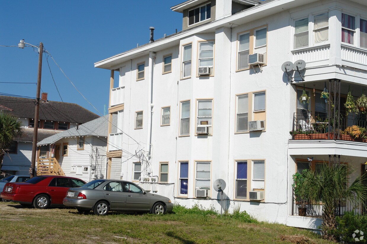 Foto del edificio - 707 Harvey Ave