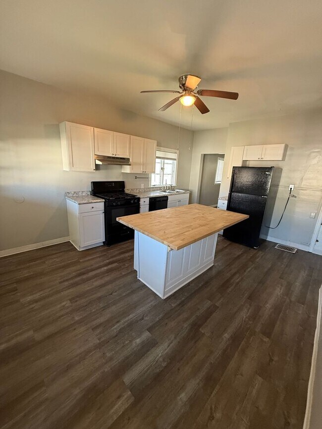 Foto del edificio - 3 Bed 1 Bath- Rochester PA