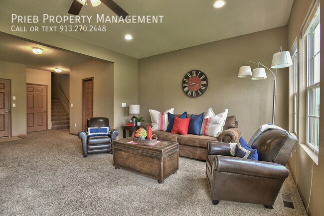 Building Photo - Cottage Park Townhome - Available February...