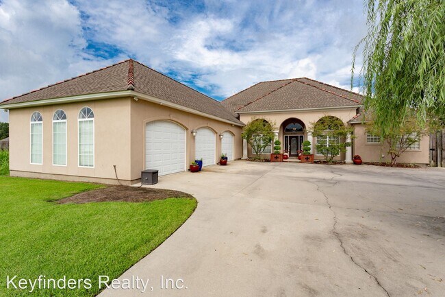 Building Photo - 3 br, 2.5 bath House - 4710 Little Hope Dr.