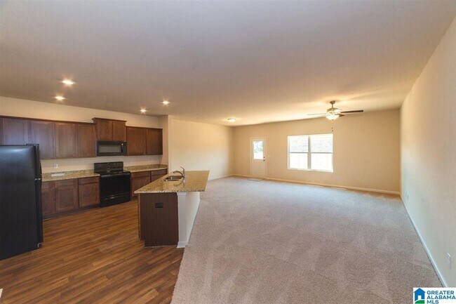 Building Photo - 10679 Bent Brook Dr