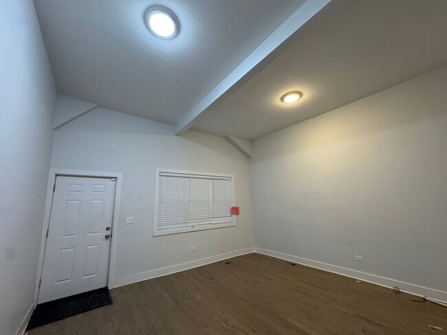 Foto del edificio - AM-Clybourn LLC