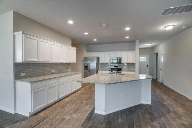 Building Photo - 13804 Cantarra Dr