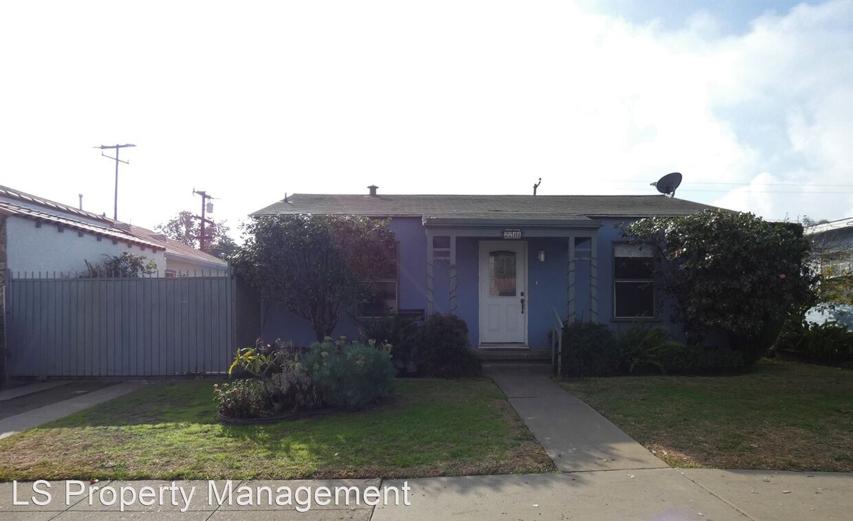 Primary Photo - 3 br, 1 bath House - 2744 E. Jackson St.