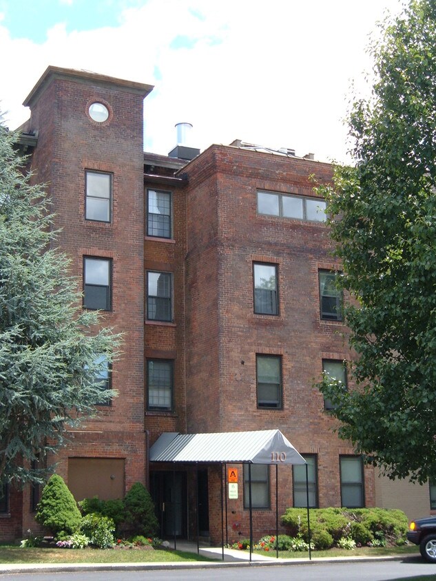 Primary Photo - 110 Mill St