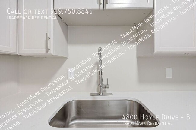 Foto del edificio - 4800 Hoyle Dr