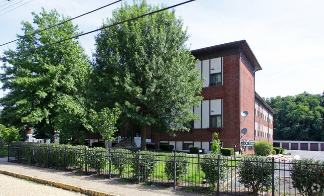 Wilson School Apartaments - Wilson School Apartments