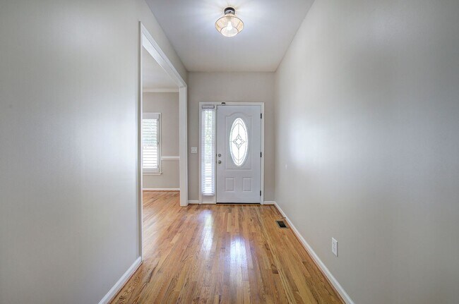 Building Photo - 436 Gold Crossing