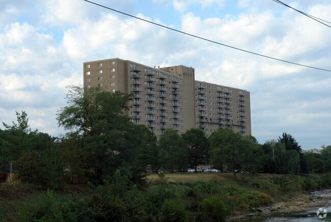 Parc East Apartments Alexandria, VA