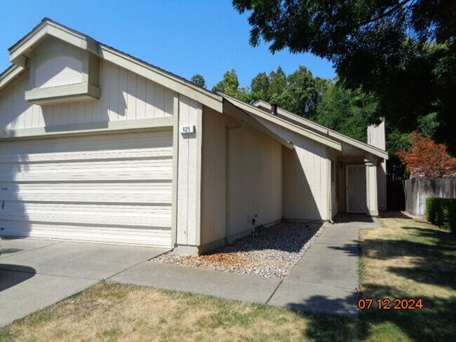 Building Photo - 625 Colemanite