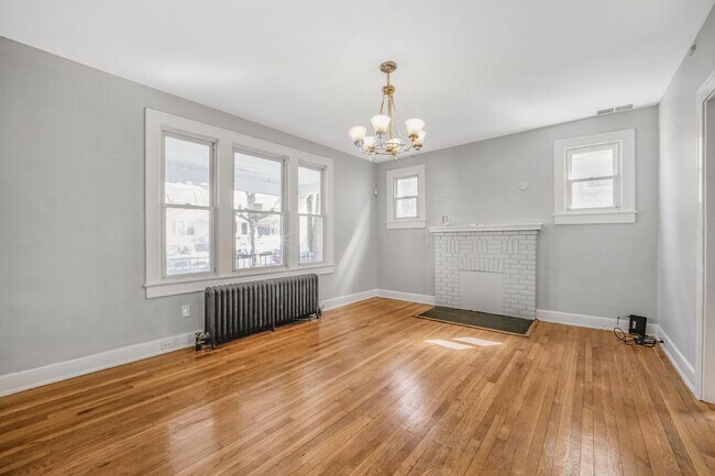 Foto del edificio - 3216 22nd St NE