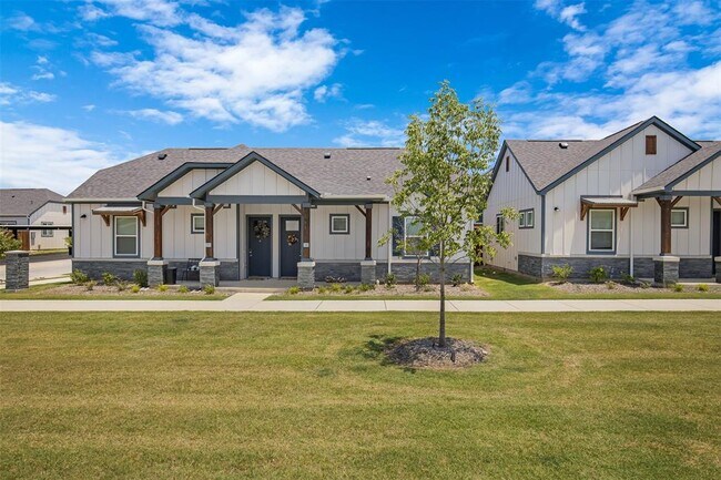 Building Photo - 7265 Borland Dr