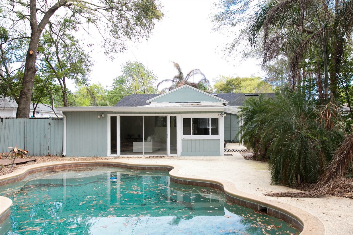 Primary Photo - 3 br, 2 bath House - 218 S Forest Ave