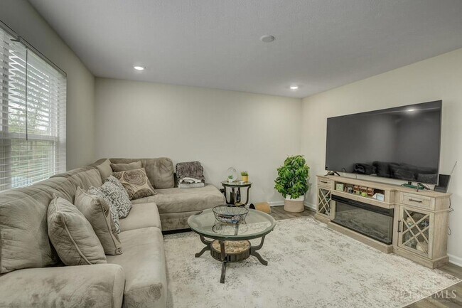 Foto del edificio - 111 River Hts Dr